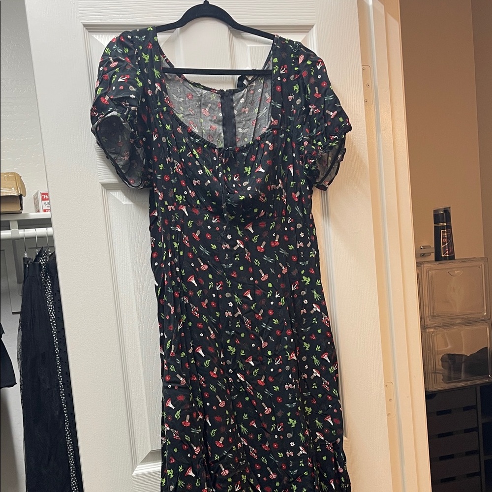 Black Floral Puff-Sleeve Midi Dress